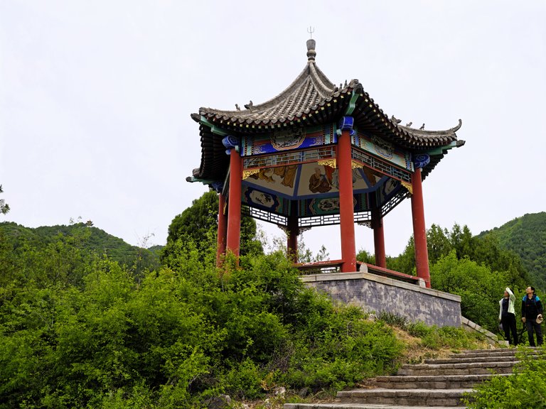 Hiking In The Sheng Quan Shan (Quan Mountain) Scenic Area