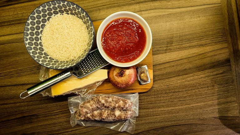 Grandpa recipe - risotto with sausage and tomato sauce