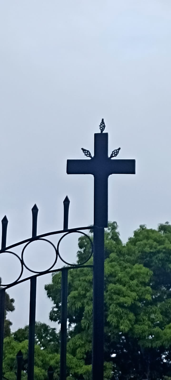 The sky and the cross. Colors of Life #15~ Yin Yang.  (ESP/ENG)