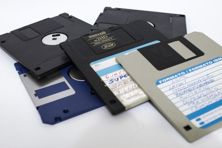 floppy_disk_214975.jpg