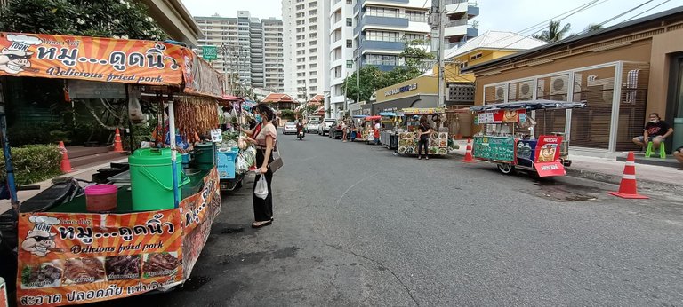 street_vendors_pratumnak_soi_6.jpg