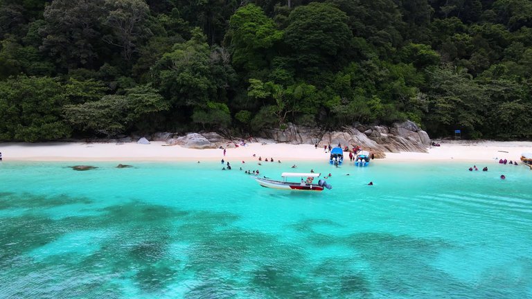 Parenthians Islands in Malaysia - a piece of paradise and indecently ...