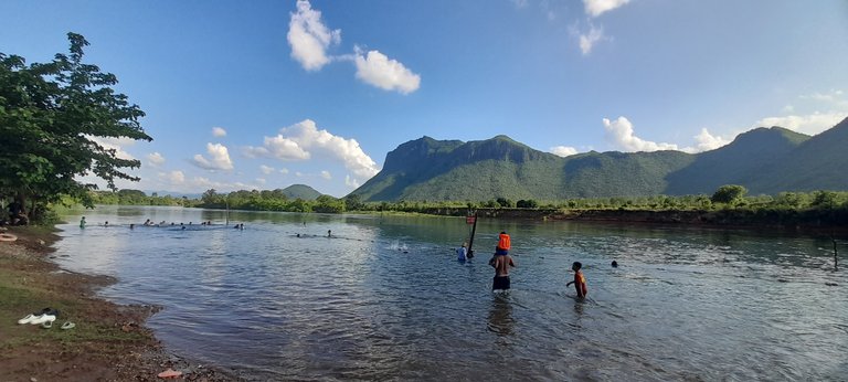 ၃မိုင် သဘာဝကမ်းခြေသို့ 