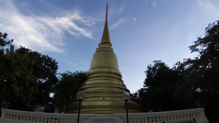 dusit_temples_bangkok_spet_2020_300.jpg