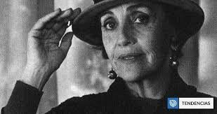 Imagen 2: Mercedes Valdivieso (Mercedes Valenzuela Álvarez, Santiago de Chile, 1 de marzo de 1924-Ñuñoa, Santiago, 3 de agosto de 1993), escritora chilena, autora de la novela Maldita yo entre las mujeres. Ésta es una de las fotografías más famosas de la autora, se encuentra para su libre uso y descarga en varias plataformas de internet. 