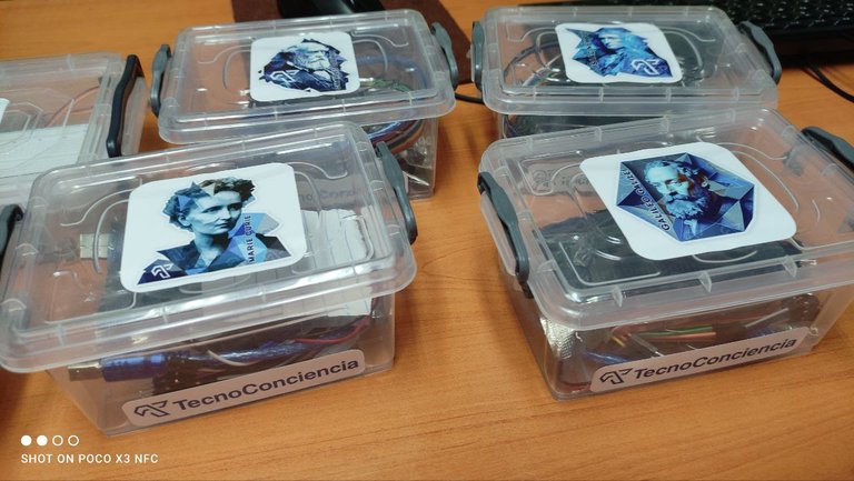 Ya llegaron los Kit de Arduino "Unboxing 2024" / The "Unboxing 2024" Arduino Kits have arrived. [ESP/ENG]