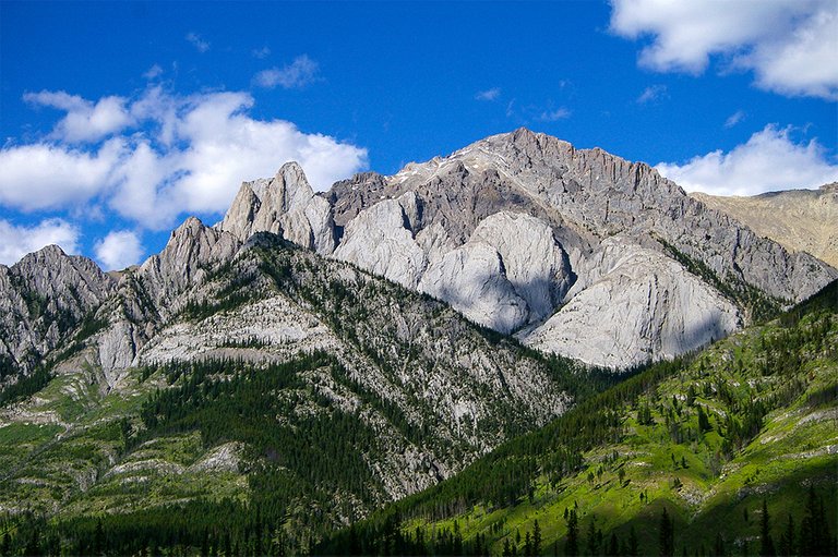 20_rock_solid_blue_sky.jpg