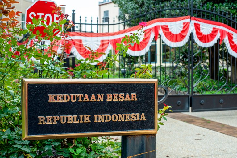 indonesian_embassy_gates.jpg