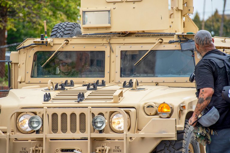 humvees_in_the_streets_1.jpg