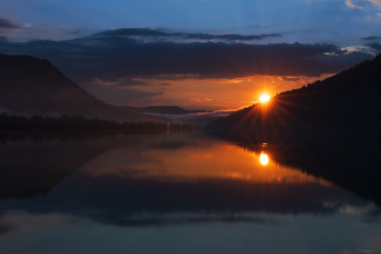 Sunrise at the Drau Reservoir