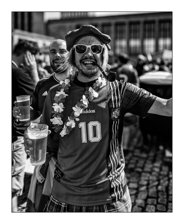 5. Fan enjoying the party