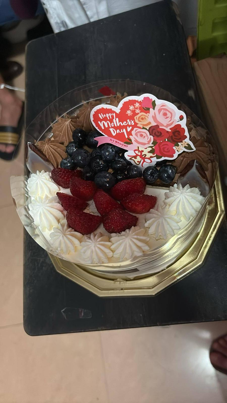 A lovely cake for Mother's Day celebration