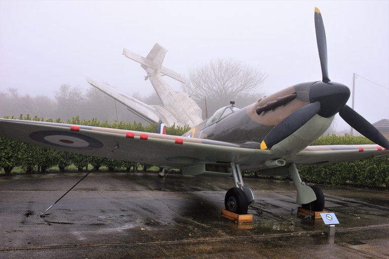 supermarine_spitfire_mk_1.jpg