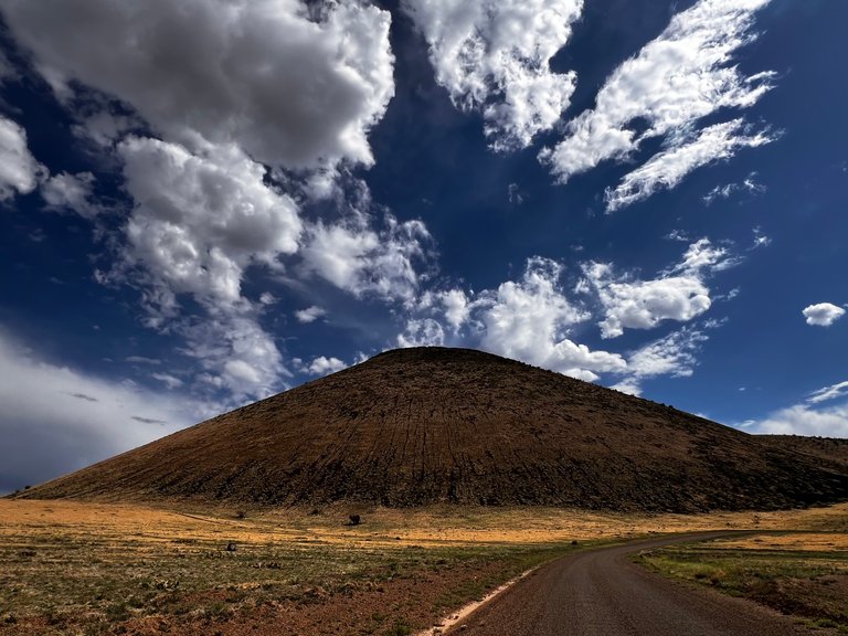 Perfect cinder cone shape☝️