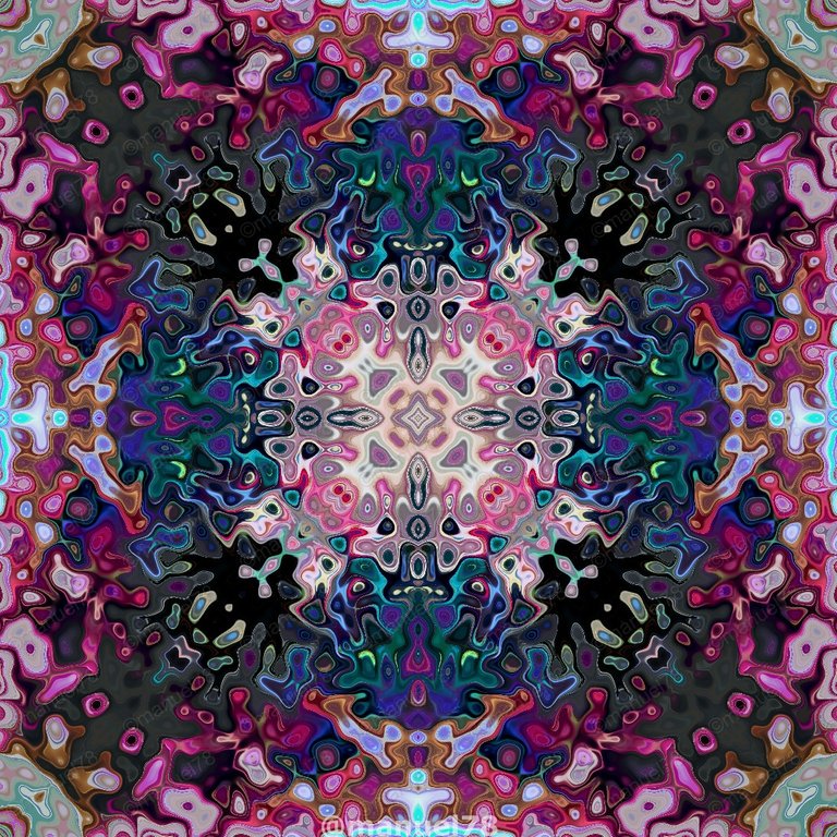 imgonline_com_ua_kaleidoscope_s7iuqxop0x10sv.jpg