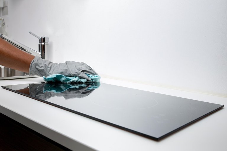 Relationship Between Wealth and Cleanliness