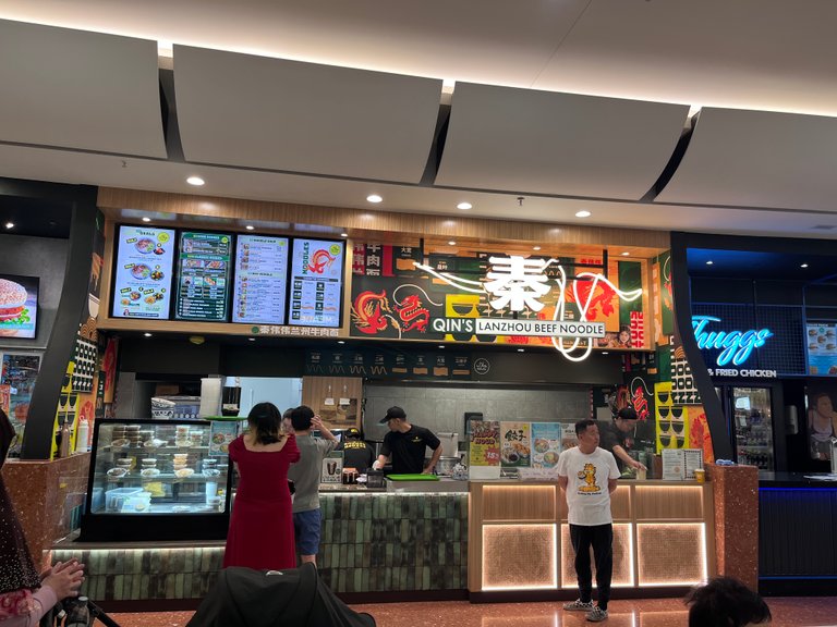 I always quite feel like home here in Perth as there are lots of Asian food. You walk around and you see so many places offering Asian food. One of the most commonly found food here in Perth is Sushi. 