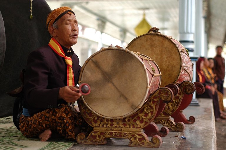 Afri-inleo initiative week 53. Traditional music has more impact on people than modern music.