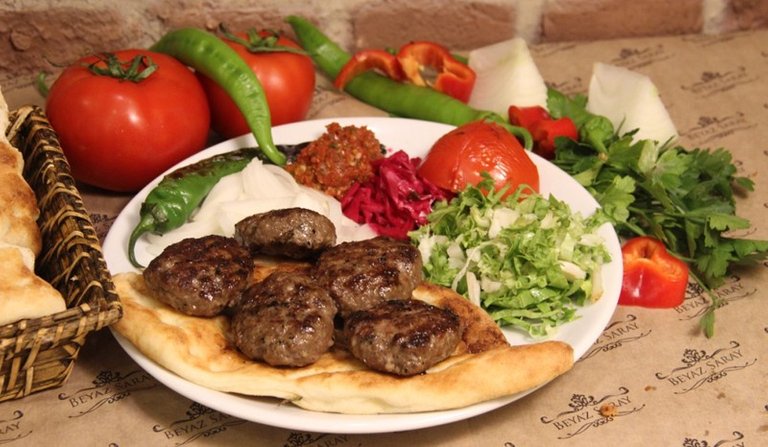 beyaz_saray_uskudar_kofte_800x466.jpg