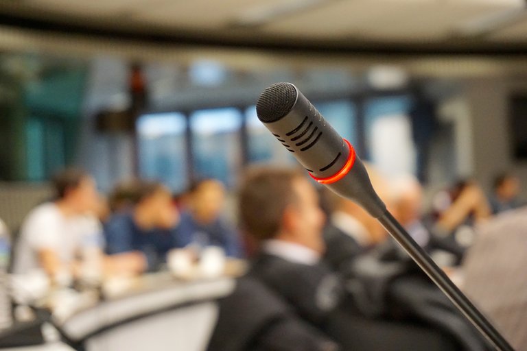 microphone_ge81291edf_1920.jpg