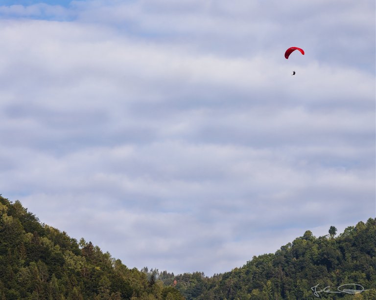 Hive AlphabetHunt Paragliding