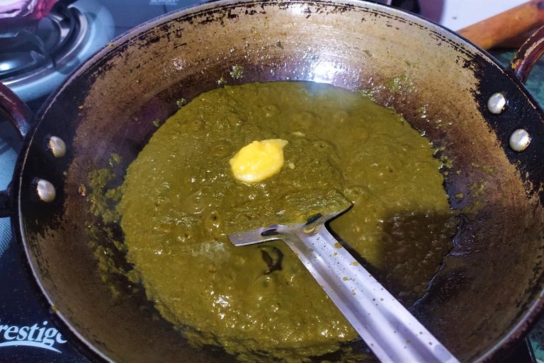 ghee_on_saag.jpeg