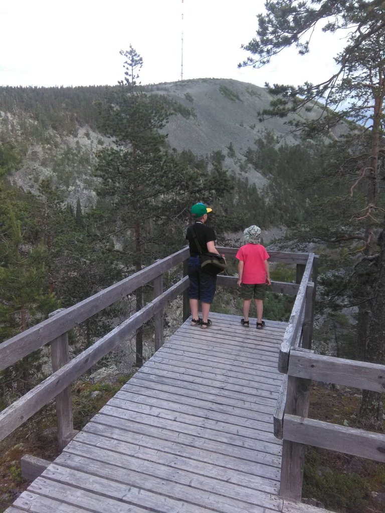 Our hiking trip to Karhunjuomalampi in Pyhätunturi, Lapland.
