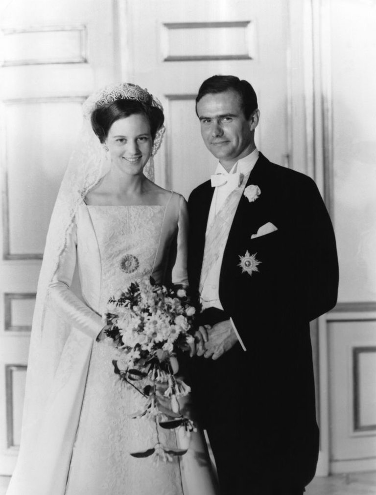 Queen Margrethe's daisy brooch