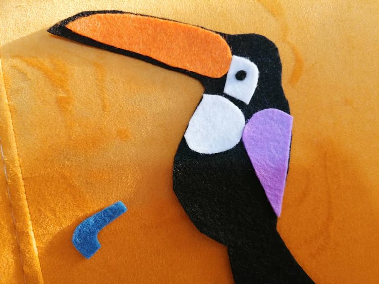 diy-toucan3-felt (6).jpeg