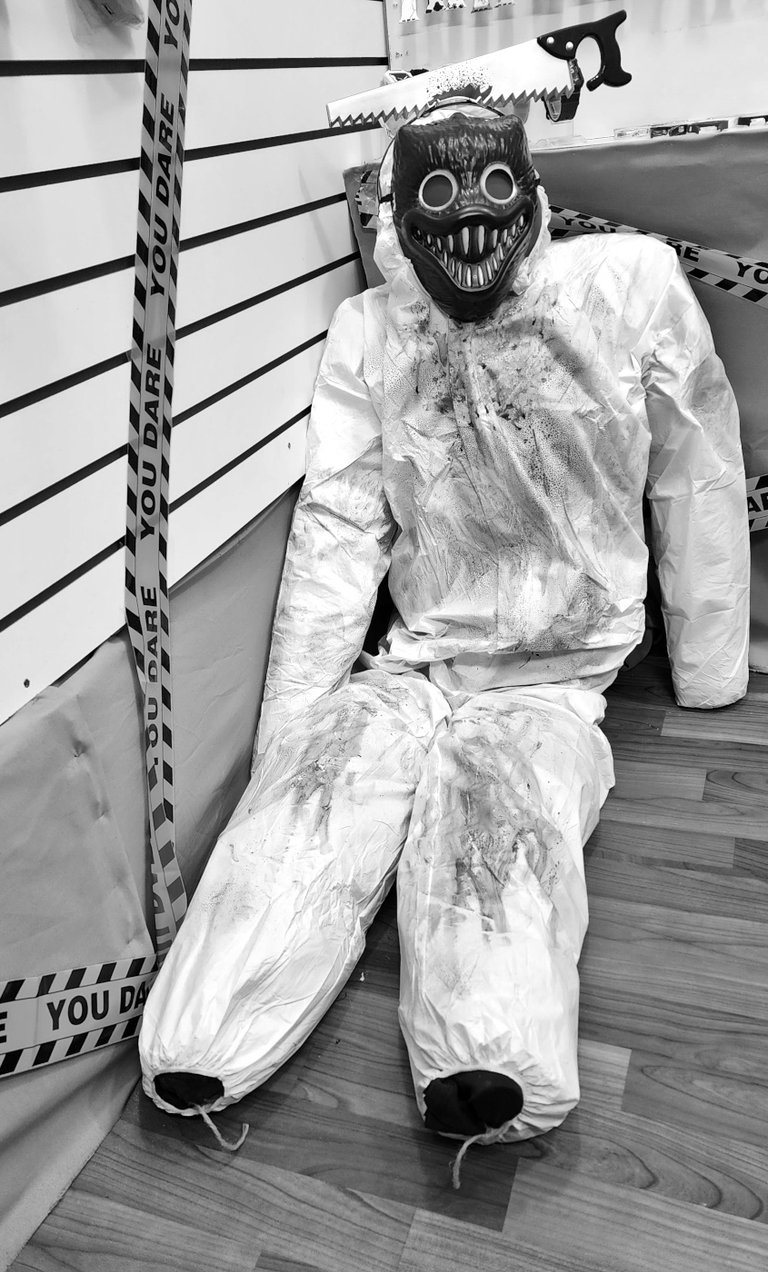 halloween-2024-01-bw.jpg