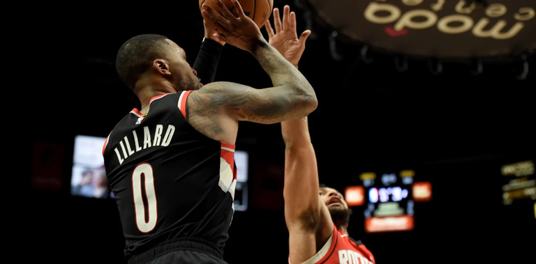 Damian Lillard's Glorious Night. Making History: Lillard and 71 Legend Points