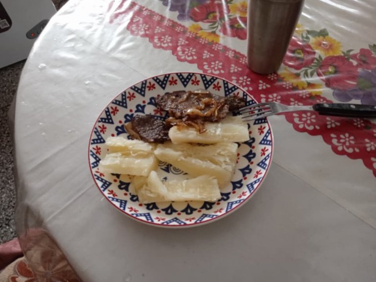 yuca con carne 32.jpg