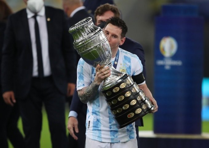 argentina-juara-copa-america-2021-lineker-yakin-lionel-messi-dapat-ballon-dor-lagi-EBp2SWnxy9.jpg