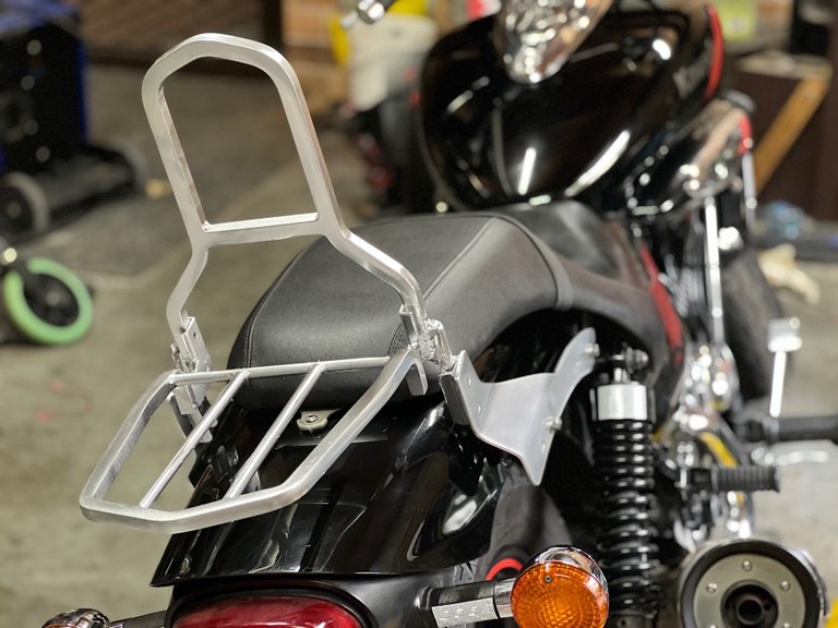 Installing a modified sissy bar for Kawasaki VN250 Eliminator