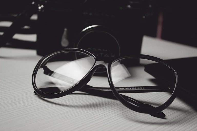 glasses-472027_960_720 (3).jpg