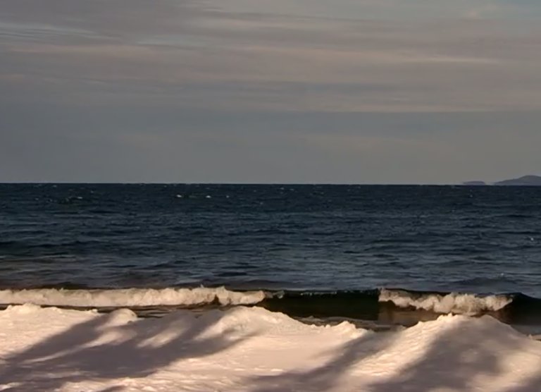 Unusual Winter on Lake Superior : January 21 2024  🇨🇦