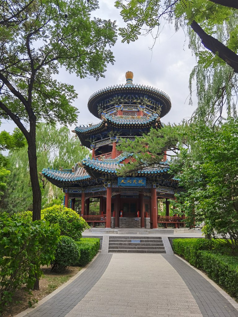 建筑.jpg
