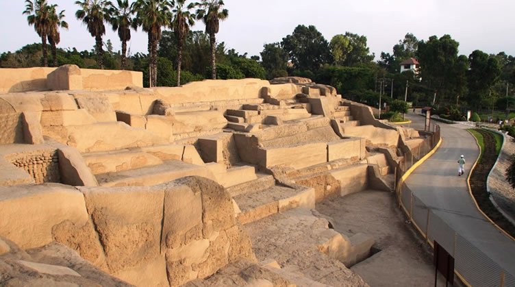 huaca_parque_gran.jpg