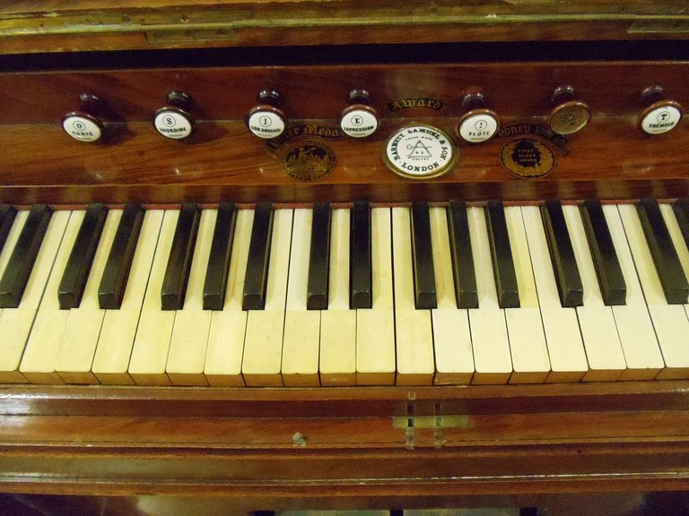 piano-g5f40c6e88_1280.jpg