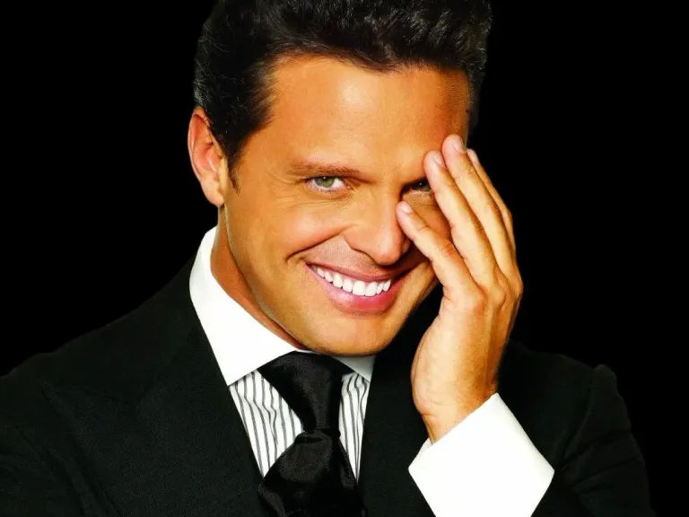 LUIS MIGUEL.webp