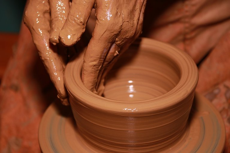 pottery-5447582_1280.jpg