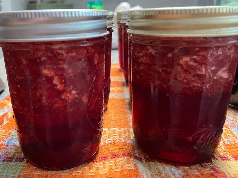 foodiesbeehive-strawberry-jam-.jpg