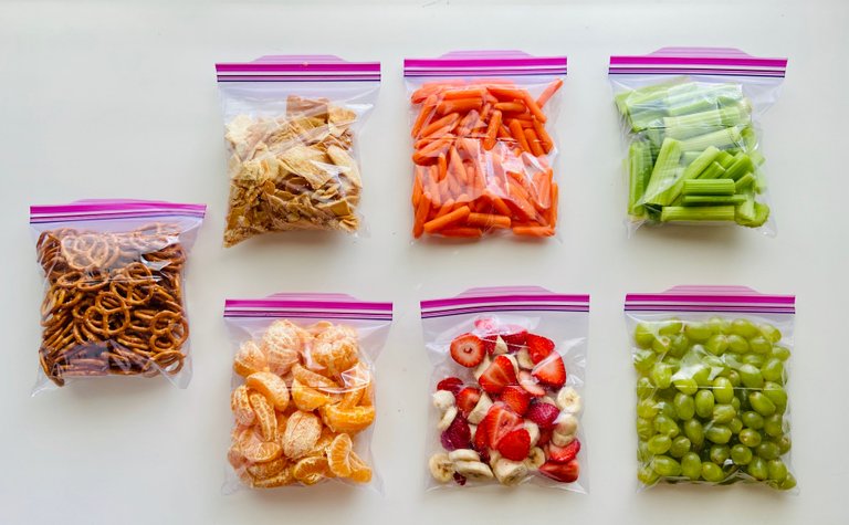 We should eat healthy snacks.