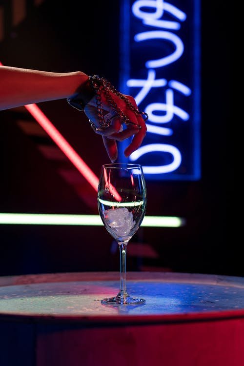 Free Fotos de stock gratuitas de adentro, bar, barman Stock Photo