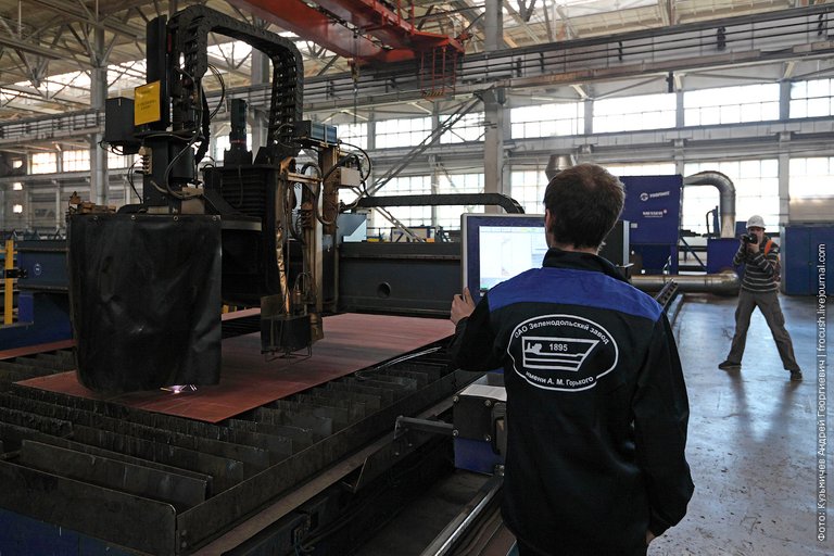 Gelendzhik Shipbuilding Plant named after AM Gorky Photography plasma cutting