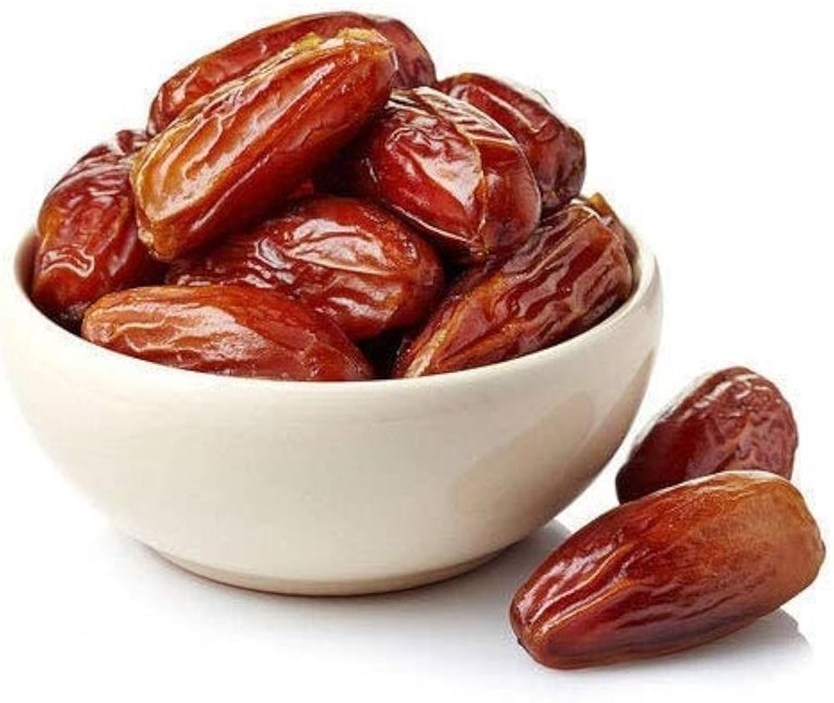 10 AMAZING BENEFITS OF EATING DATES...