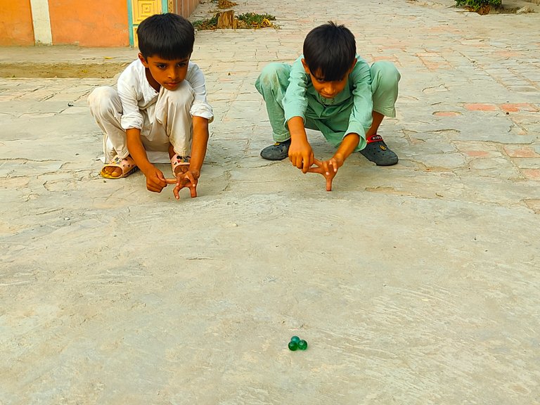 The children were playing Bento at home when I took these photos