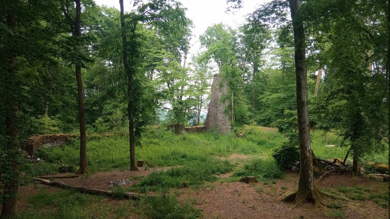 Eine alte Burgruine