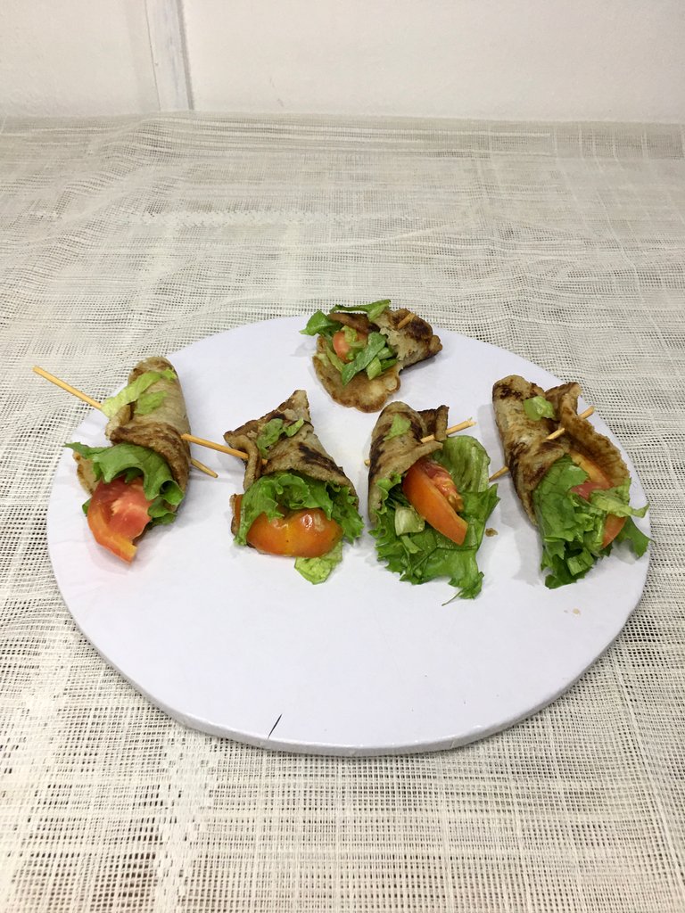 A Healthy Veggies Pancakes Wrap Snacks 🥞🥬🍅.