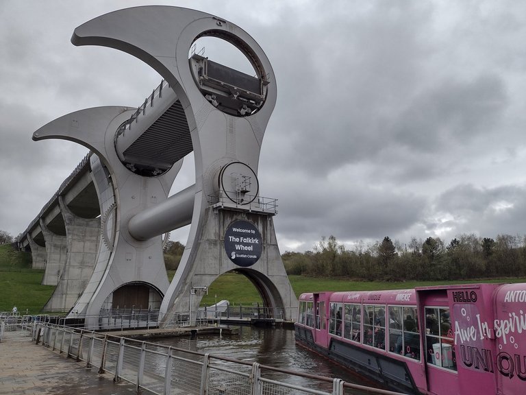 A trip to see the Falkirk Wheel - a fantastic Canal boat lift (ship lift)